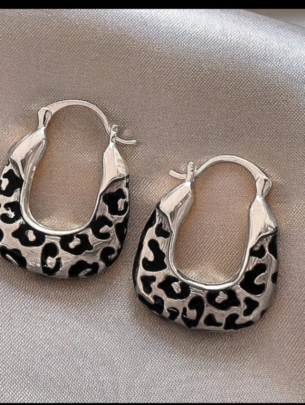 Silver-Tone Leopard Design Earrings - Black & Silver